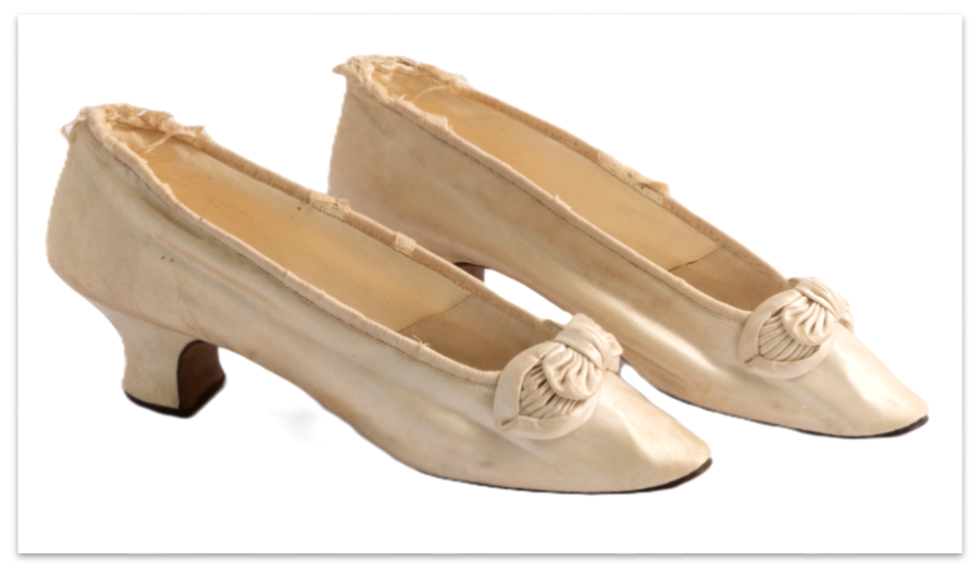  Objeto do mês de setembro - "Sapatos (par) de senhora"